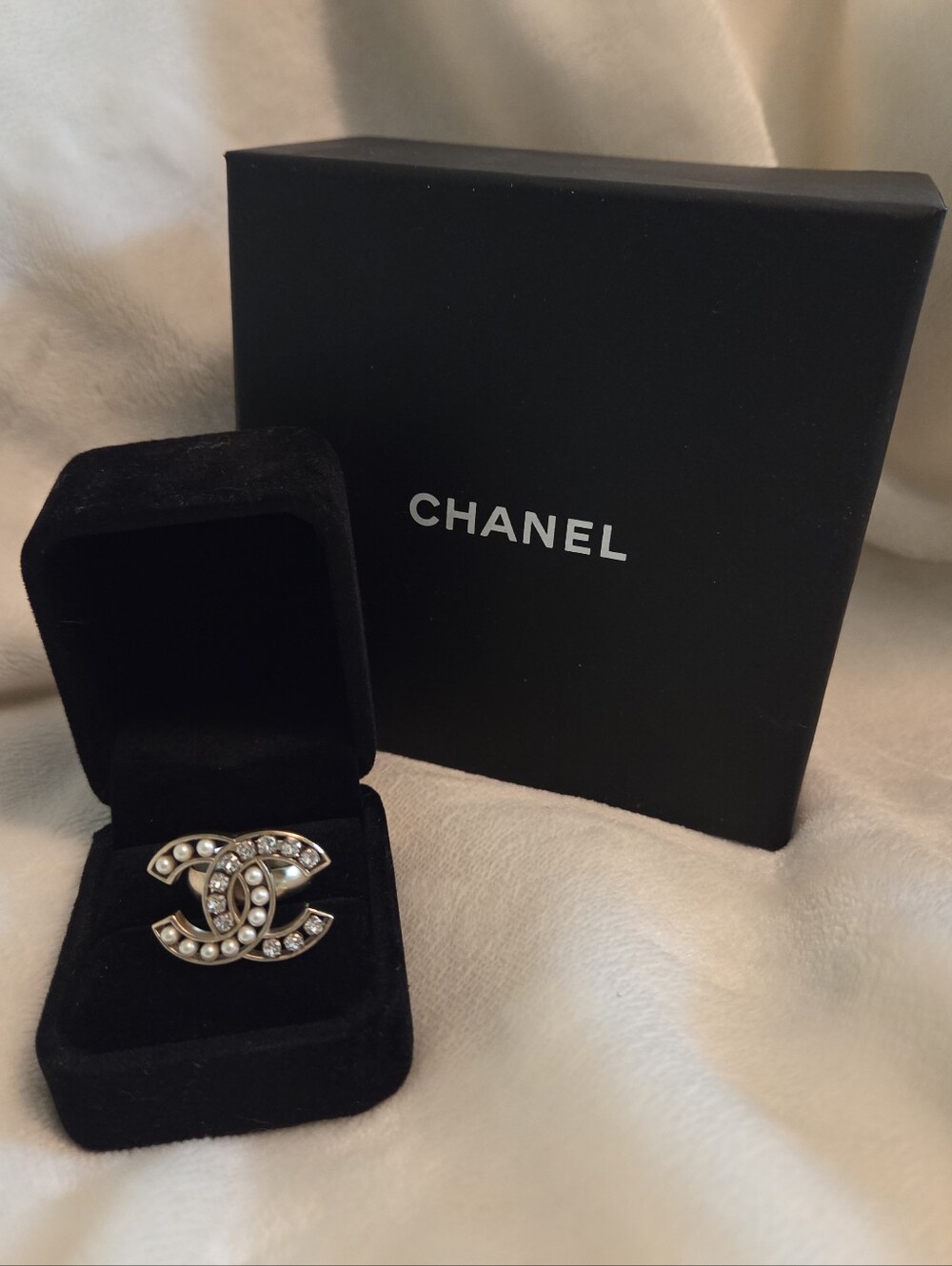Authentic CHANEL Gold Tone CC Pearl And Crystal  Ring